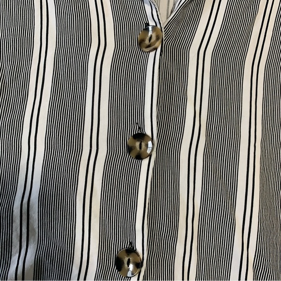 Striped button up blouse - Picture 2 of 5